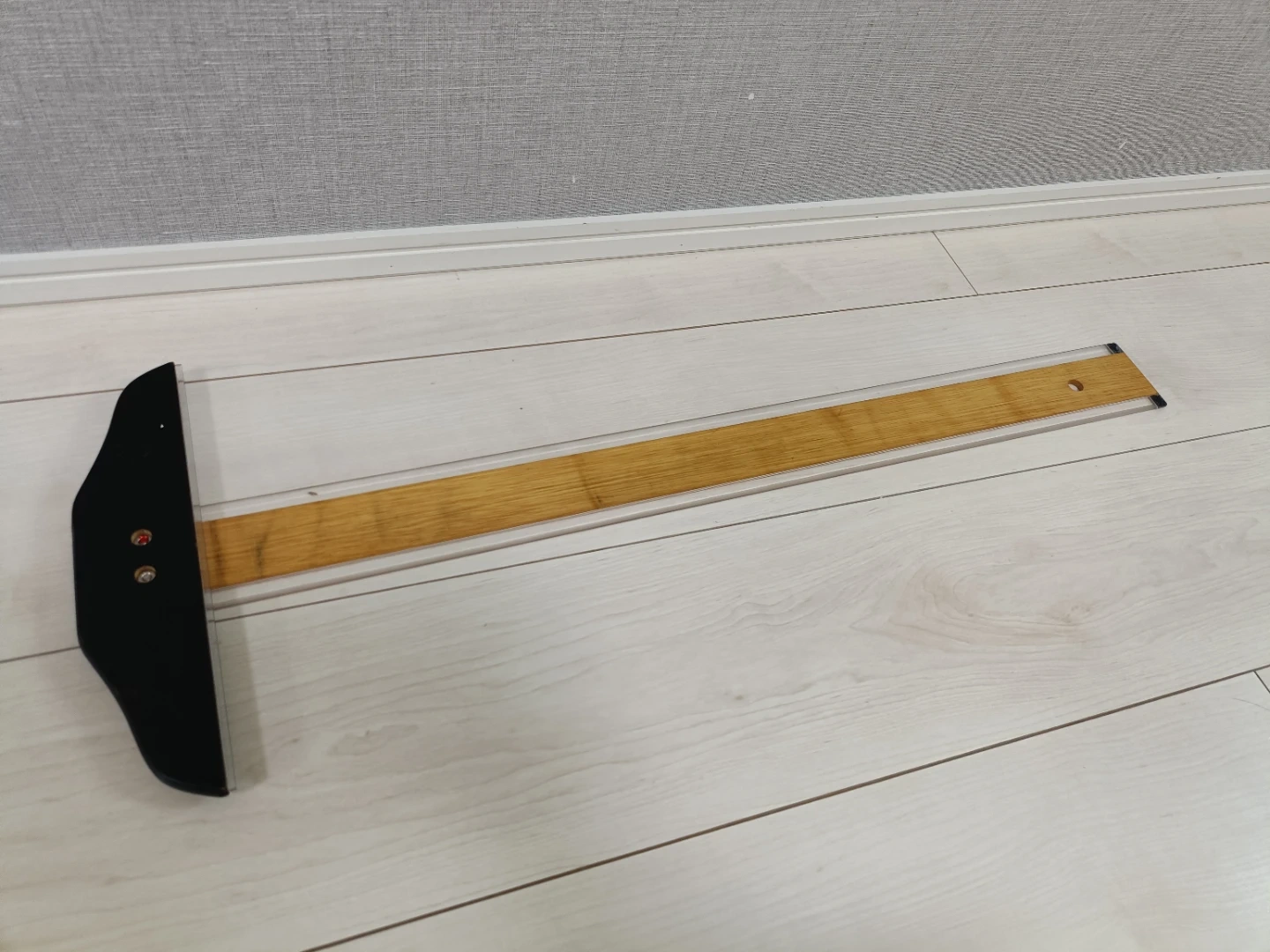 【ウチダ】T型定規 60cm 両縁透明 ケース付き(記名消してます)の写真3枚目