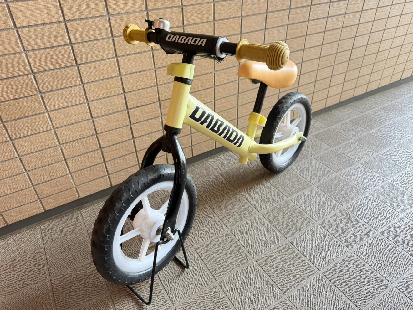 ダバダ dabada バランスバイク キックバイク ランバイク ペダルなし自転車 キッズバイクの写真2枚目