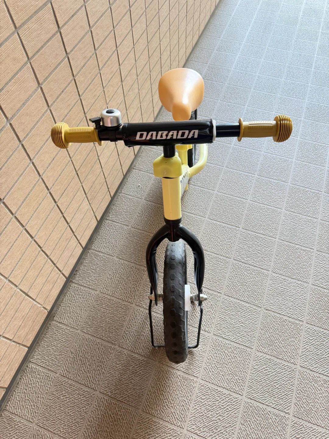 ダバダ dabada バランスバイク キックバイク ランバイク ペダルなし自転車 キッズバイクの写真3枚目