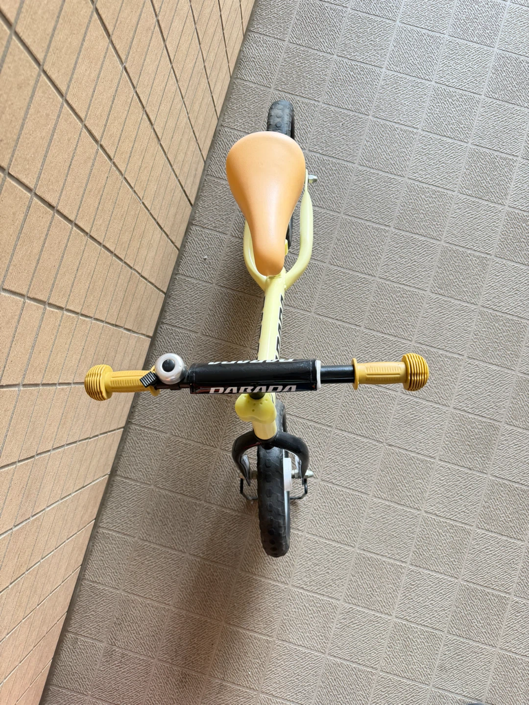 ダバダ dabada バランスバイク キックバイク ランバイク ペダルなし自転車 キッズバイクの写真4枚目