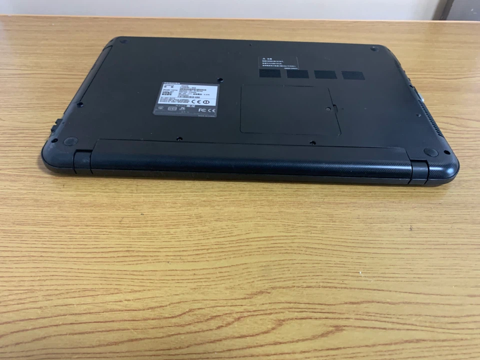 東芝 ジャンク品dynabook T65 レッド ノートパソコンの写真5枚目
