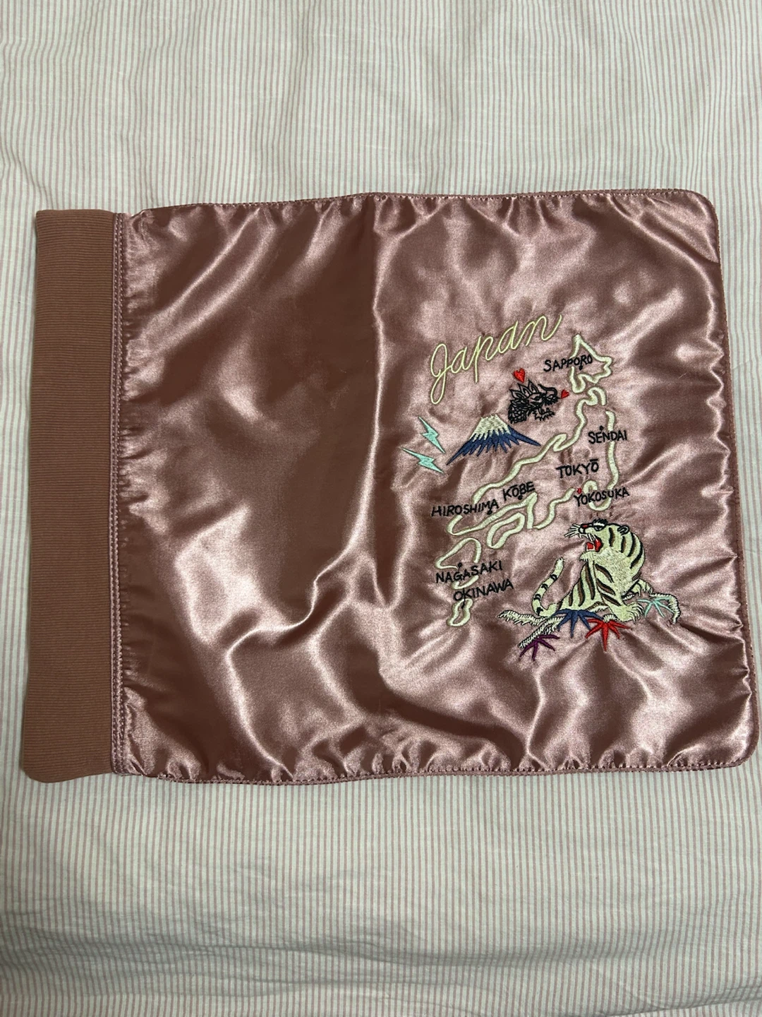 美品 casselini スカジャンクラッチバッグ キャセリーニの写真3枚目