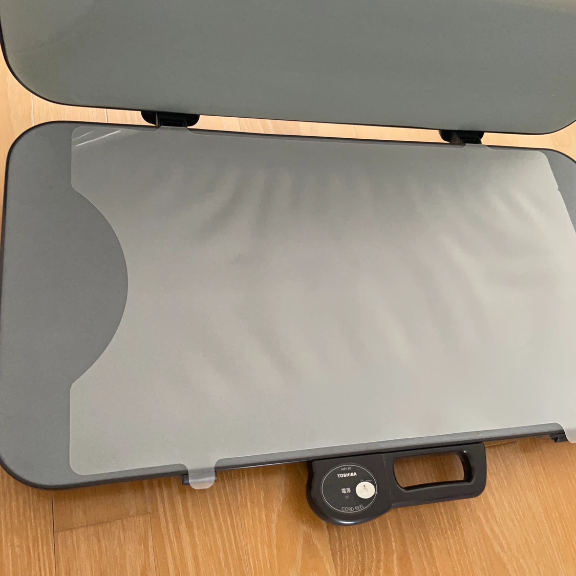 東芝 ズボンプレッサー HIP-L30の写真3枚目