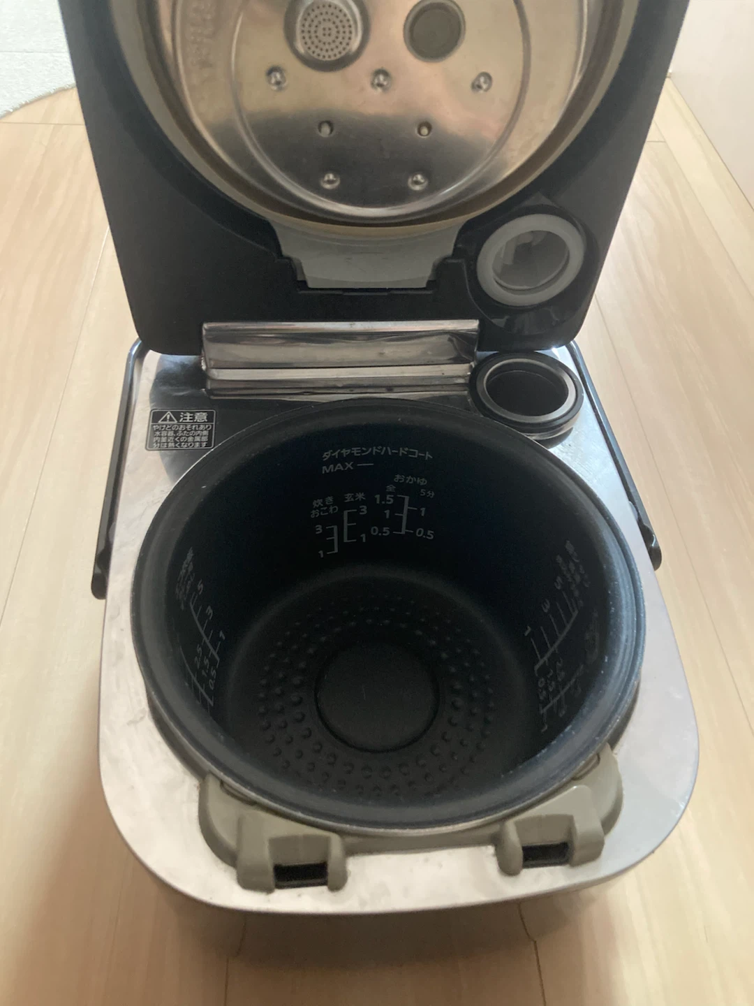 炊飯器パナソニックSR-SPA107の写真2枚目