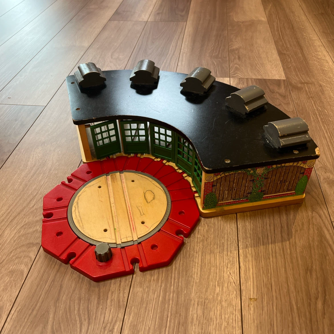 木製 トレイン機関庫 ターンテーブルセット