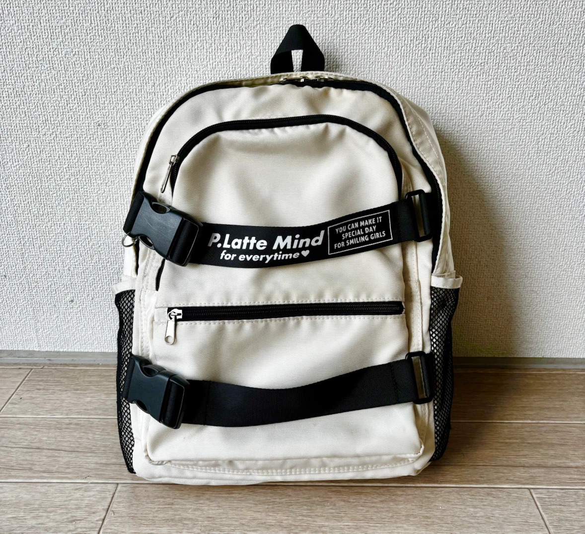 P.Latte Mind リュック バックパック レディース　白　ディバック