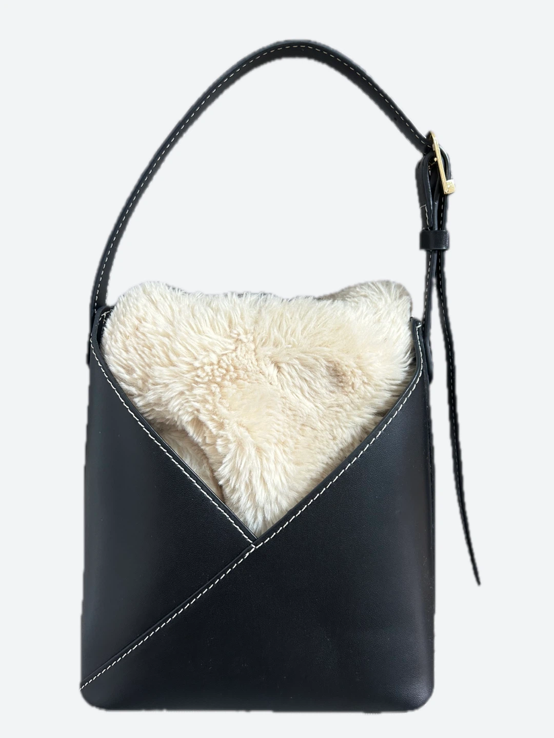 ザラ ZARA フェイクファー ショルダーバッグ 黒の写真2枚目