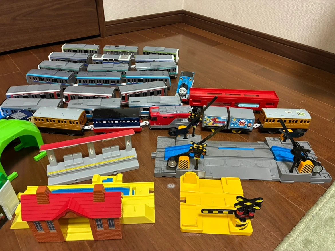 プラレール 車両 線路 踏切 建物 大量セットの写真3枚目