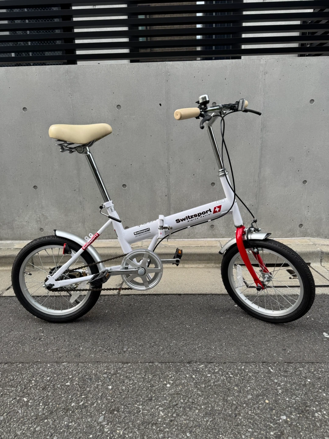 値下げ!ほぼ新品!switzsport(スウィツスポート) 折りたたみ自転車 16インチ 配送致します。 距離は説明文確認