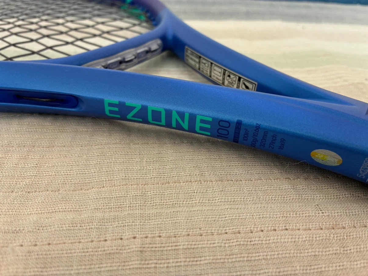 【現行】YONEX EZONE 100 G1 カスタムフィットの写真2枚目