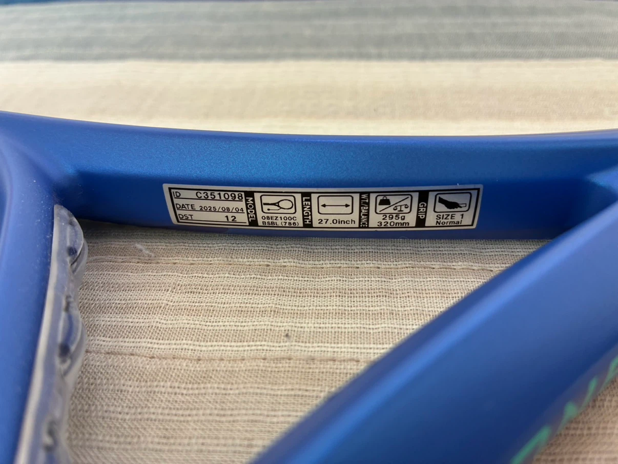 【現行】YONEX EZONE 100 G1 カスタムフィットの写真3枚目