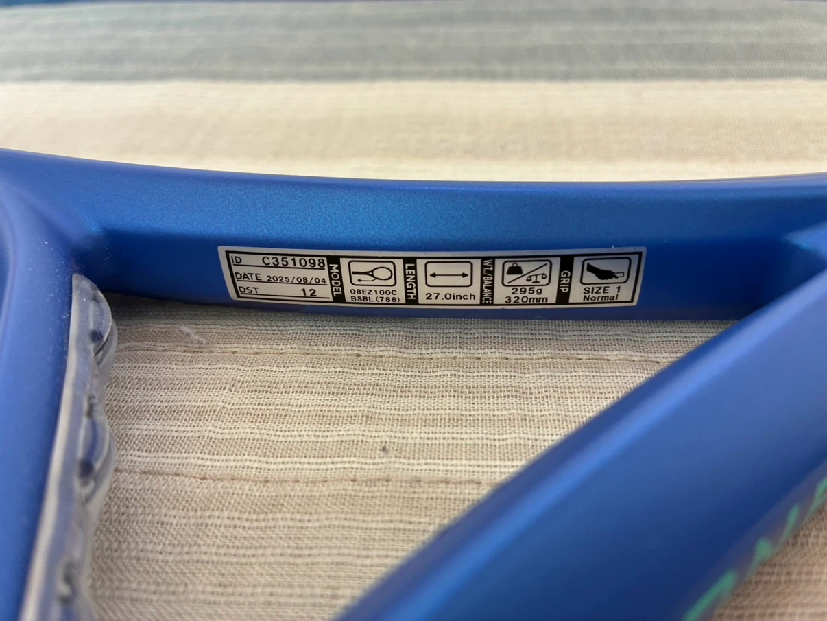 【現行】YONEX EZONE 100 G1 カスタムフィットの写真3枚目