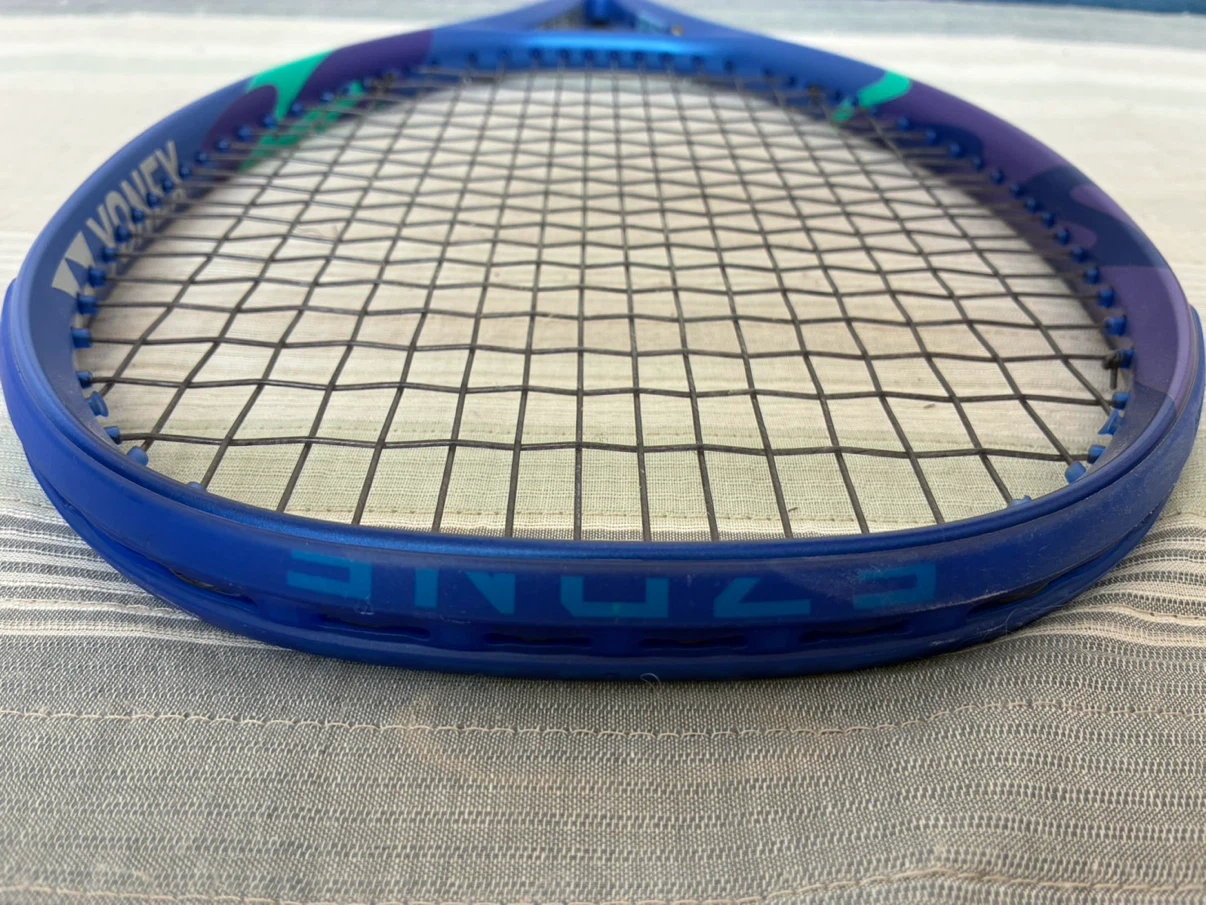【現行】YONEX EZONE 100 G1 カスタムフィットの写真4枚目