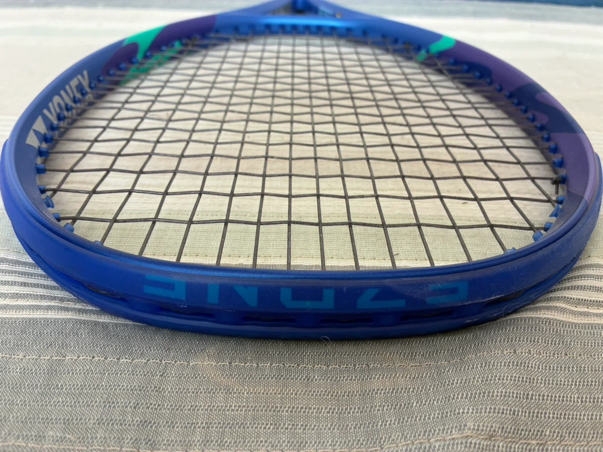 【現行】YONEX EZONE 100 G1 カスタムフィットの写真4枚目