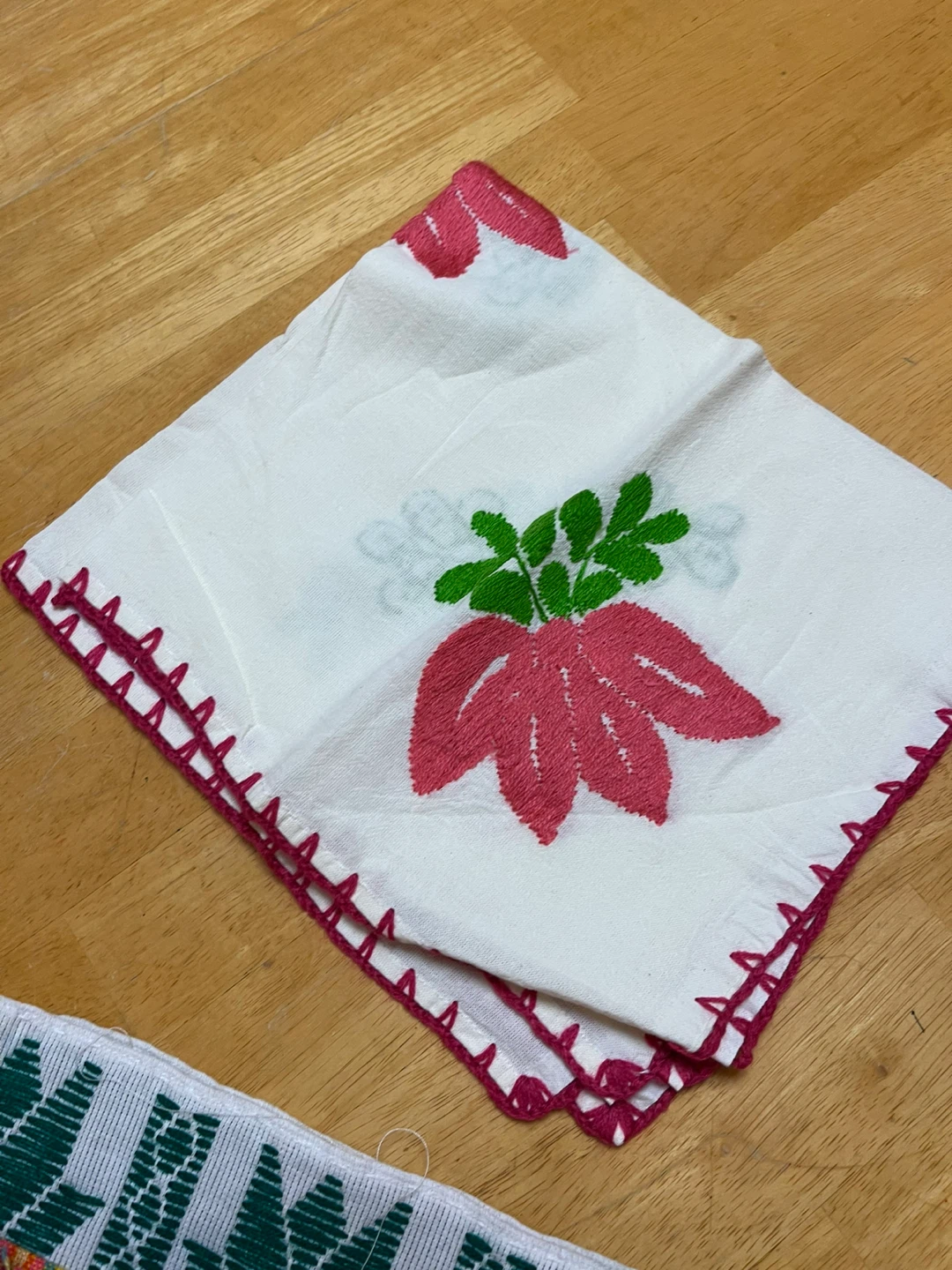 刺繍入りハンカチ 2枚セットの写真2枚目