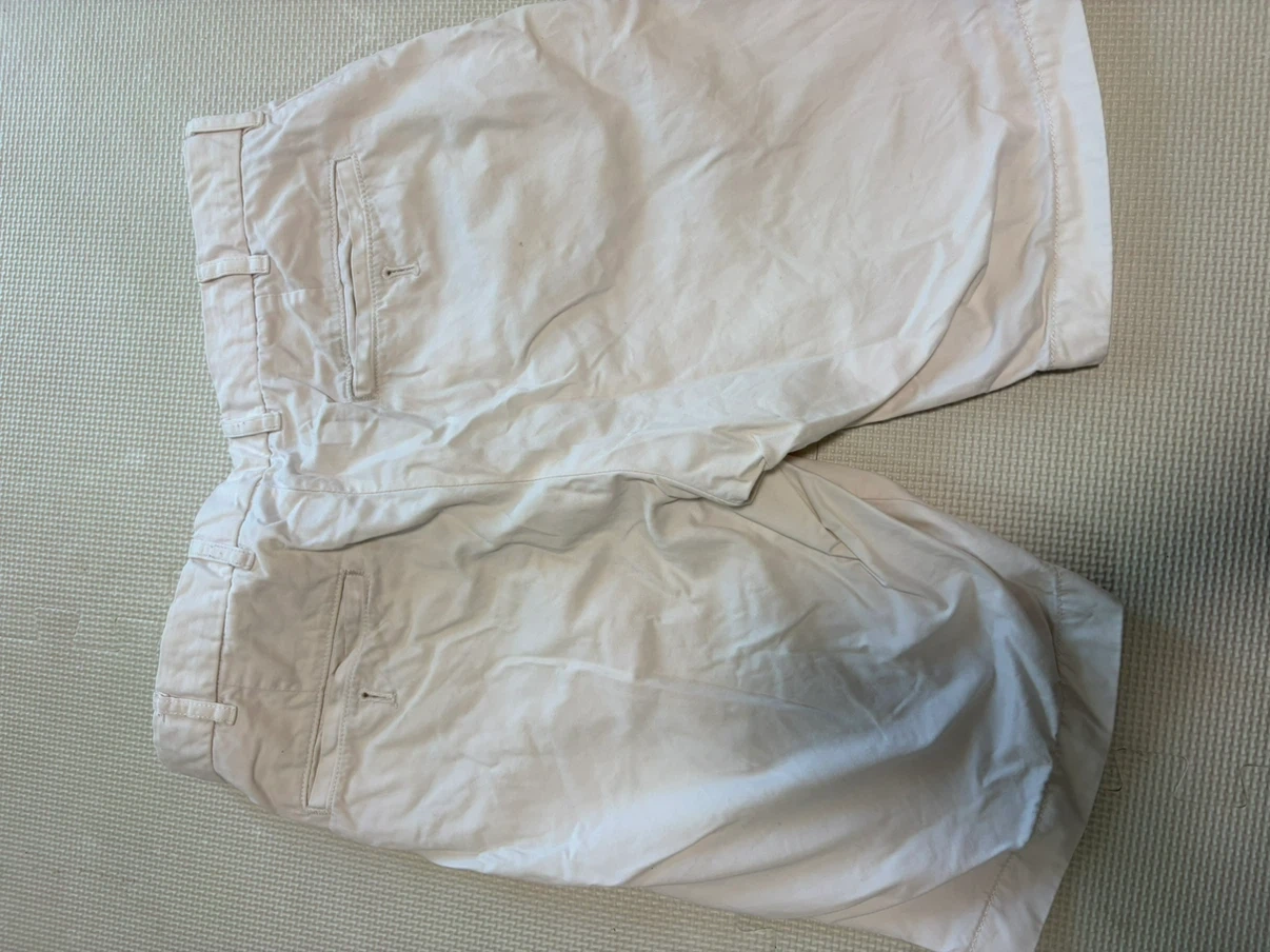 ユニクロ チノショートパンツ ホワイト Mの写真2枚目