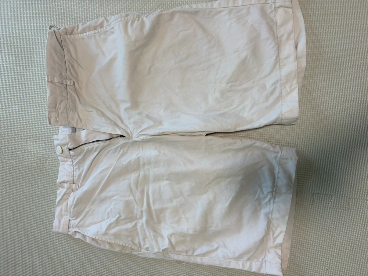ユニクロ チノショートパンツ ホワイト Mの写真4枚目
