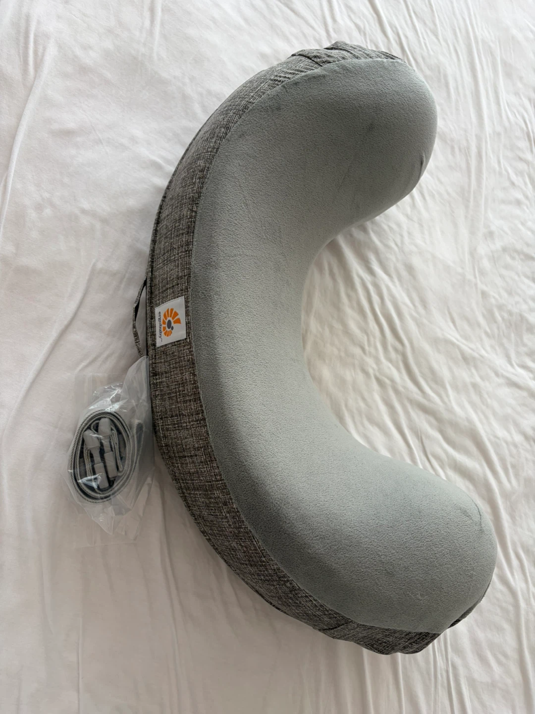 エルゴベビー 授乳クッション グレー