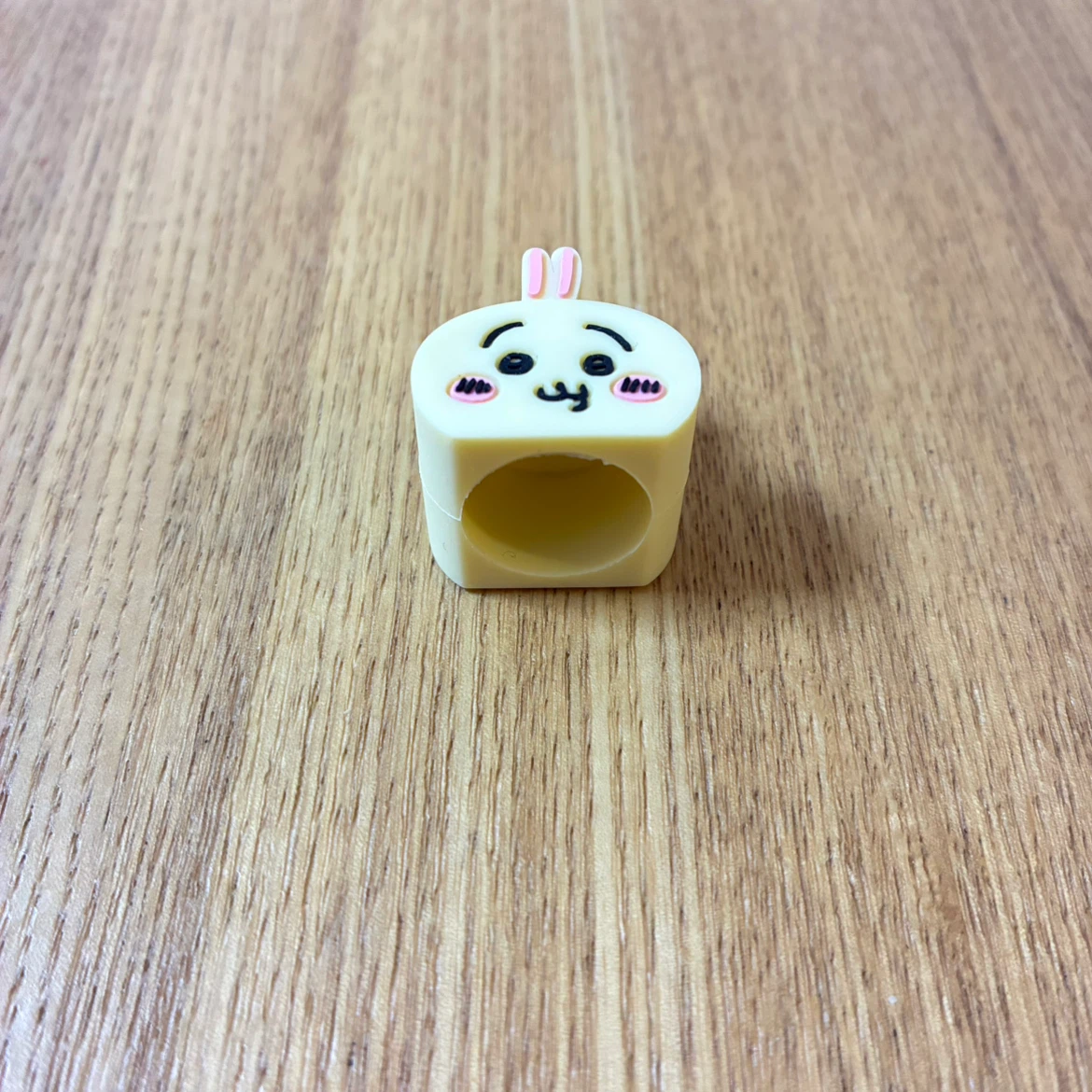 ちいかわ うさぎ リップキャップの写真2枚目