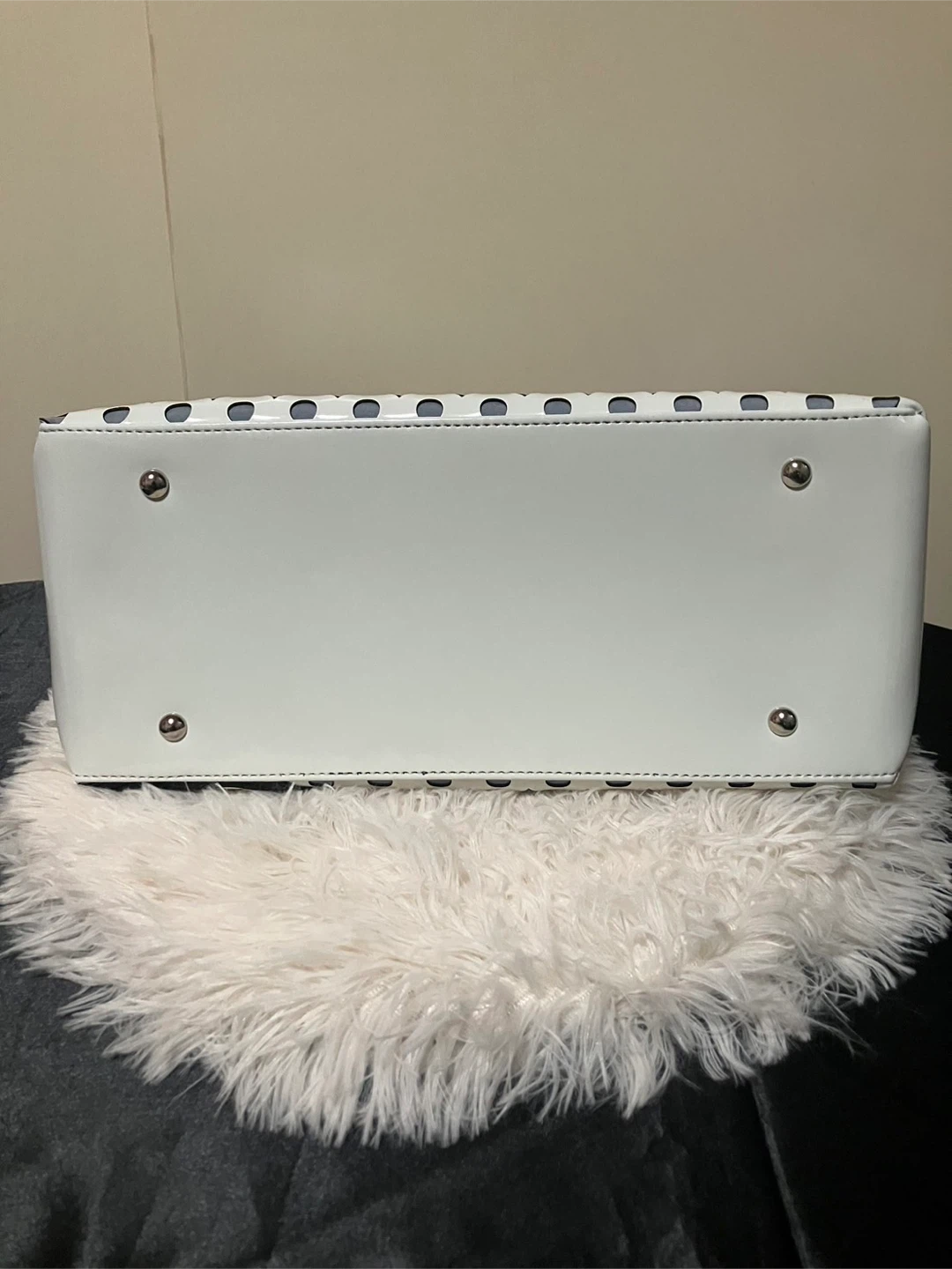 【未使用、タグ、保護ビニール付き】　CLATHAS クレイサス　カメリア　エナメル　チャーム付き　トートバッグの写真5枚目