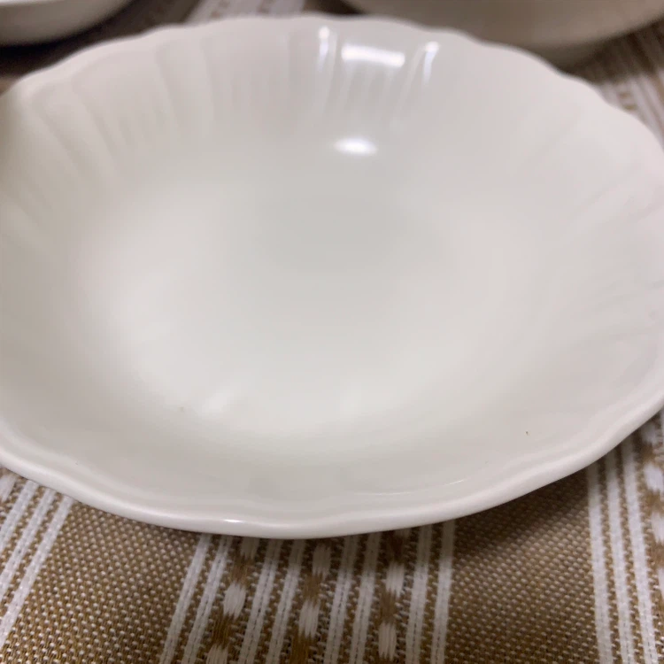 白い食器の写真3枚目