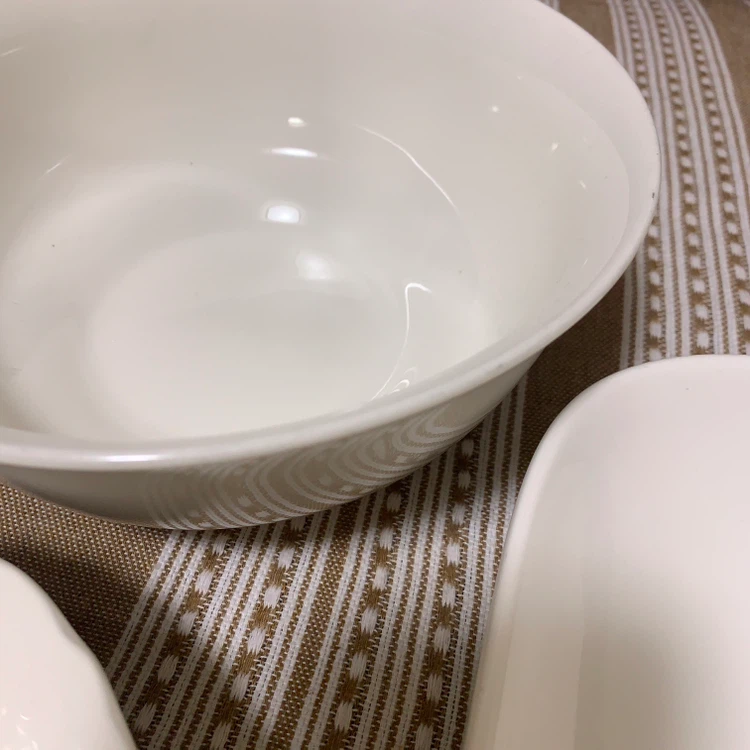 白い食器の写真4枚目
