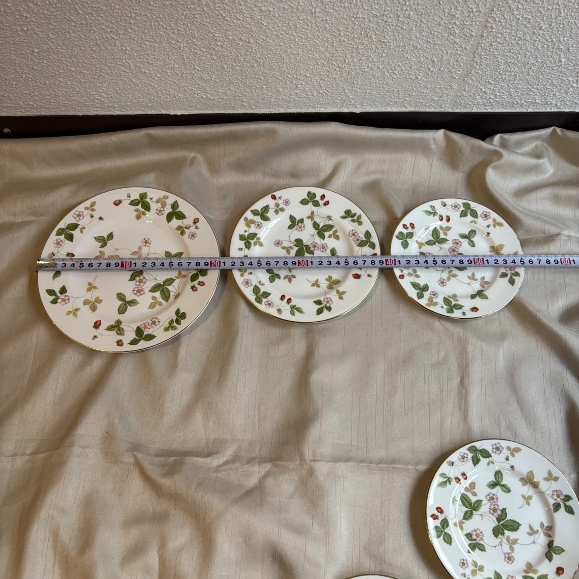 WEDGWOOD ワイルドストロベリー カップ&プレートセットの写真2枚目