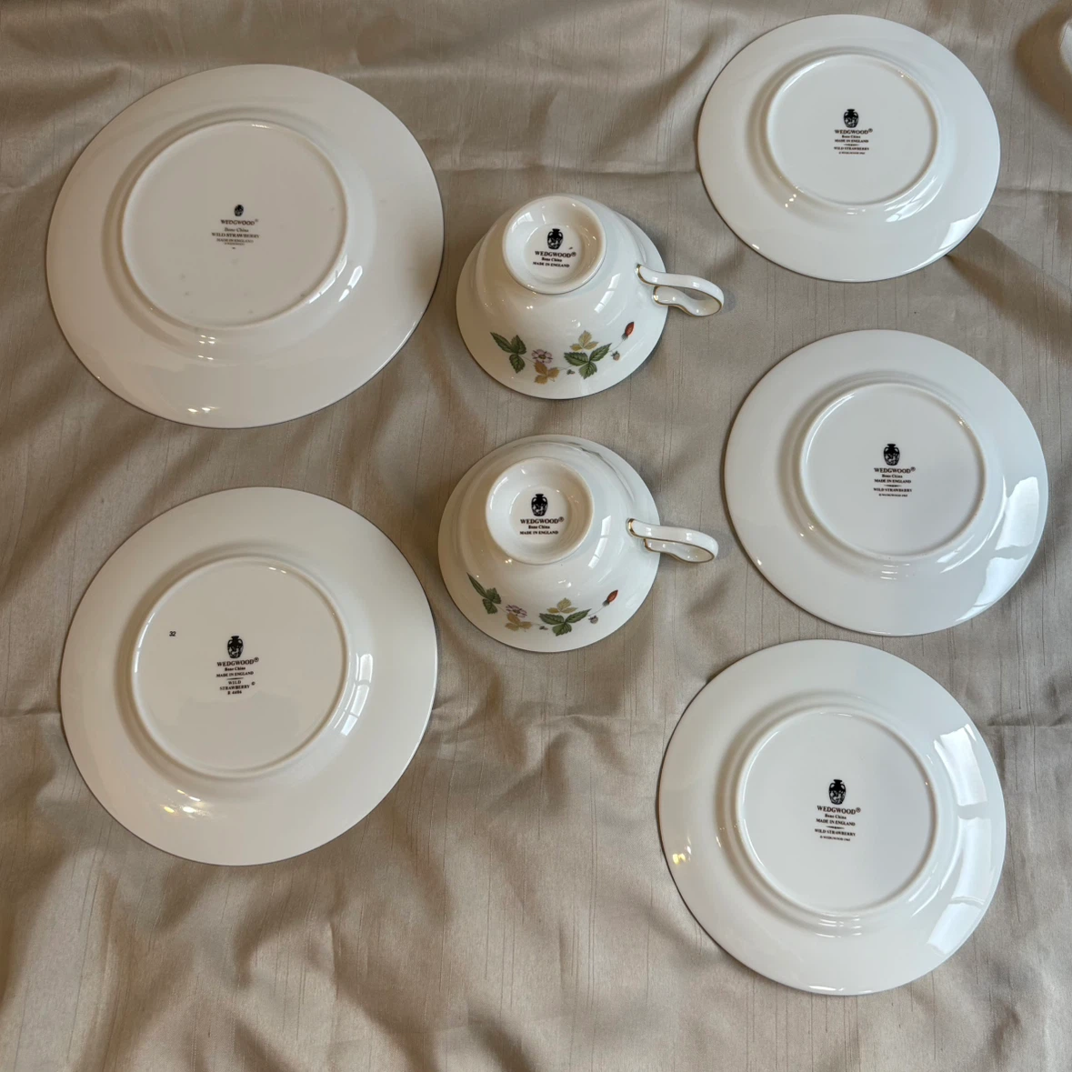 WEDGWOOD ワイルドストロベリー カップ＆プレートセットの写真8枚目