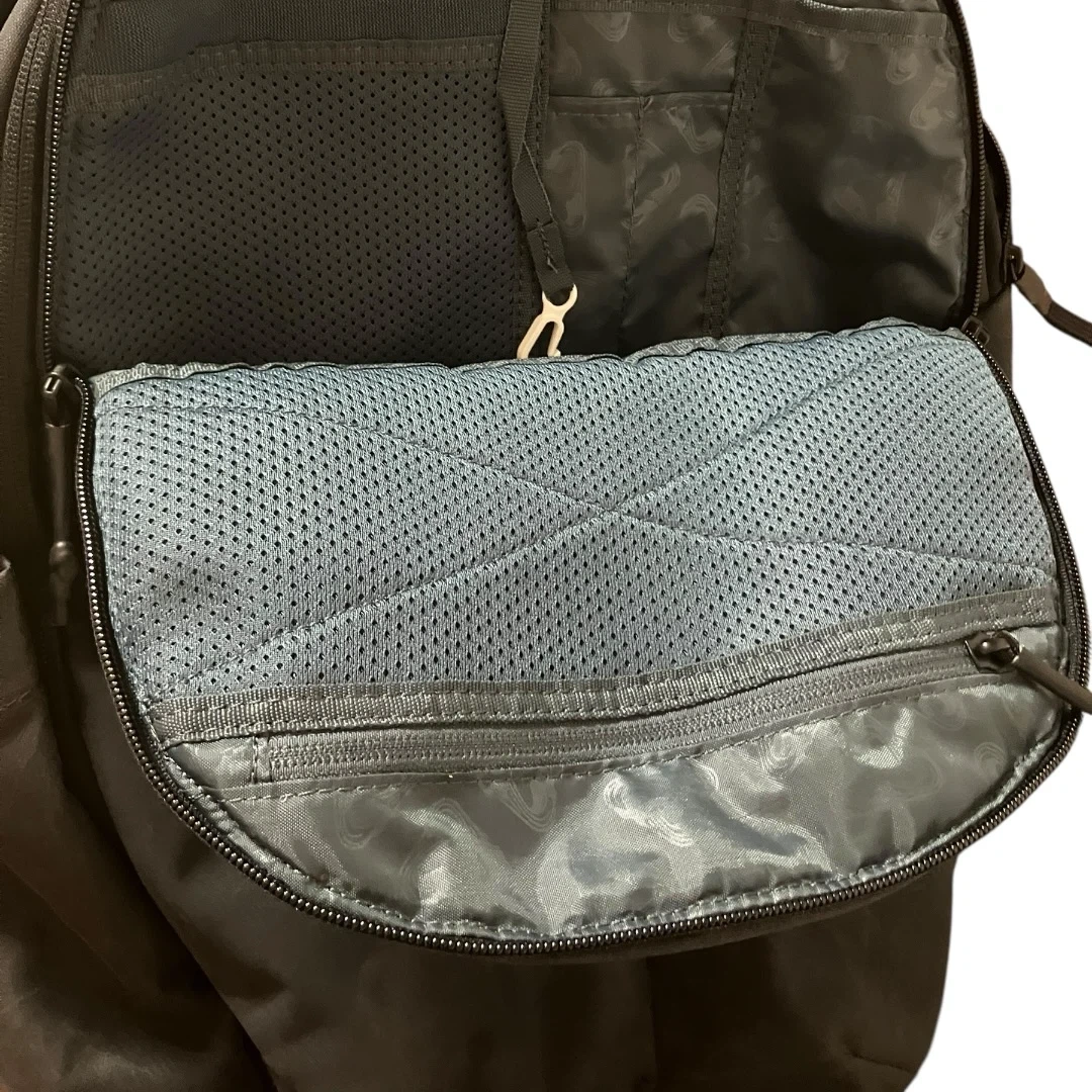 未使用 THULE トラベルバッグ スーリー 約20Lの写真6枚目