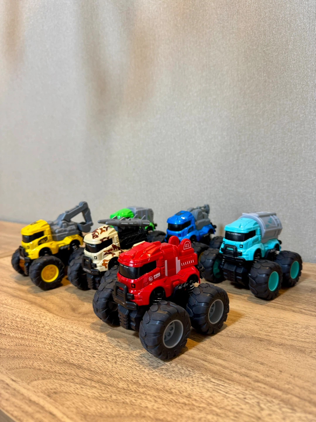 コストコ J’ADORE メタルモンスターカー 6台セット
