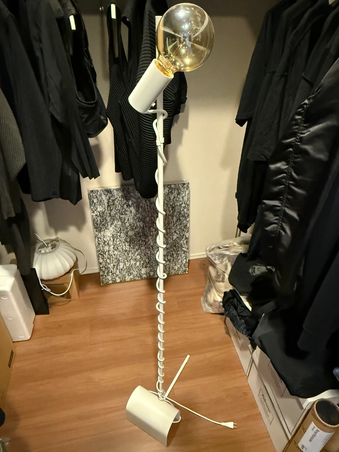 IKEA フロアスタンドライト ホワイトの写真2枚目