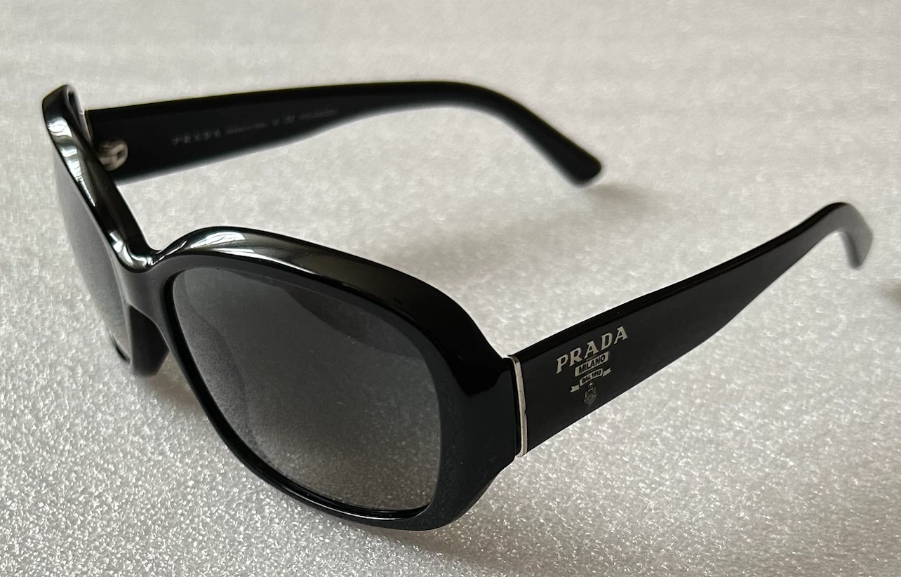 PRADA/プラダ SPR 31N サングラス メンズ&レディース(ブラック系)の写真4枚目