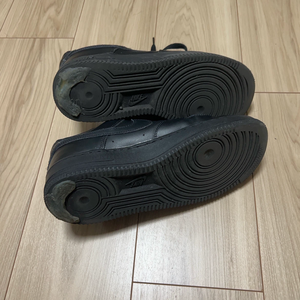 ナイキ エアフォース1 黒 24.5cmの写真2枚目
