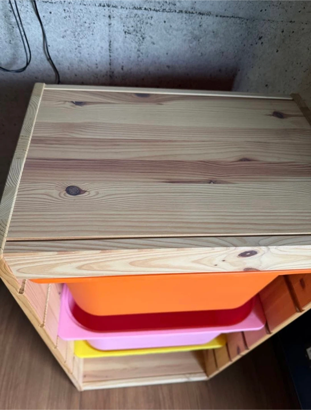IKEA 木製収納棚 おもちゃ箱 3段ラックの写真3枚目