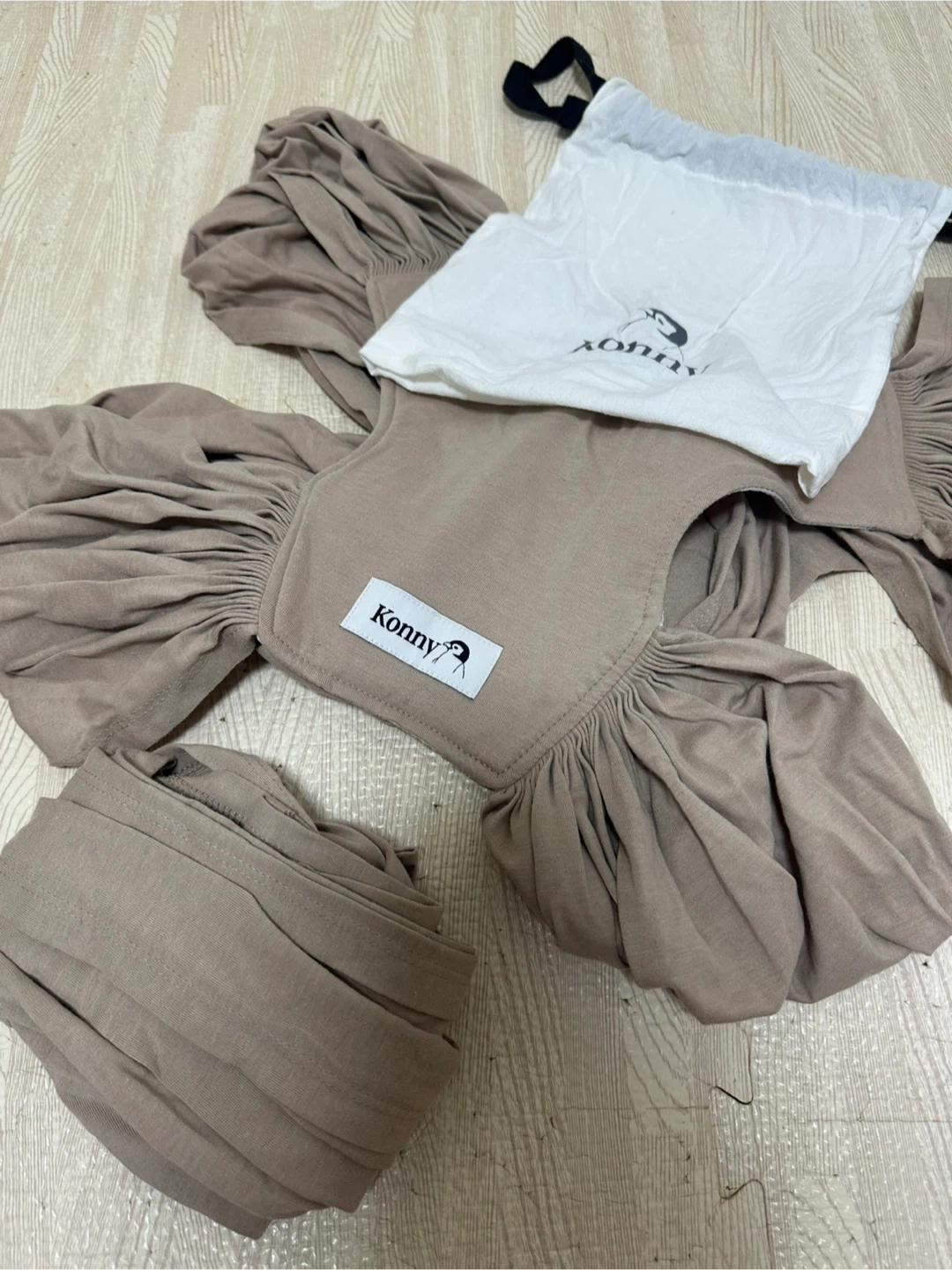 【美品】コニー 抱っこ紐 ベージュ【2021年購入】