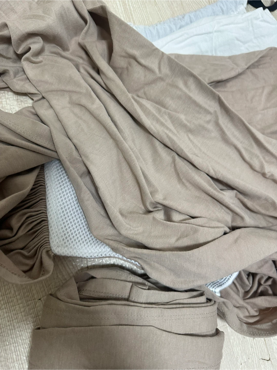 【美品】コニー 抱っこ紐 ベージュ【2021年購入】の写真3枚目