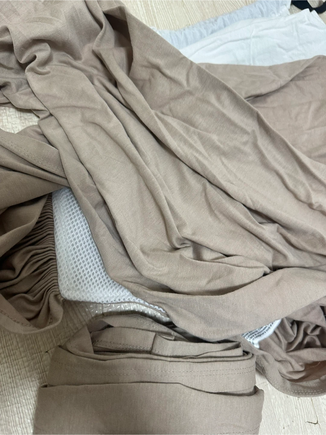 【美品】コニー 抱っこ紐 ベージュ【2021年購入】の写真3枚目