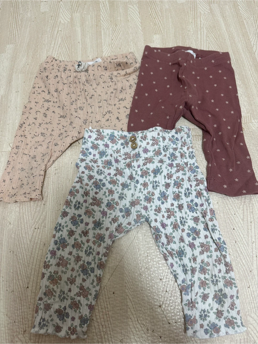【1-3ヶ月用】ZARA.H&Mベビー レギンス 3枚セット 花柄 星柄【記名あり】