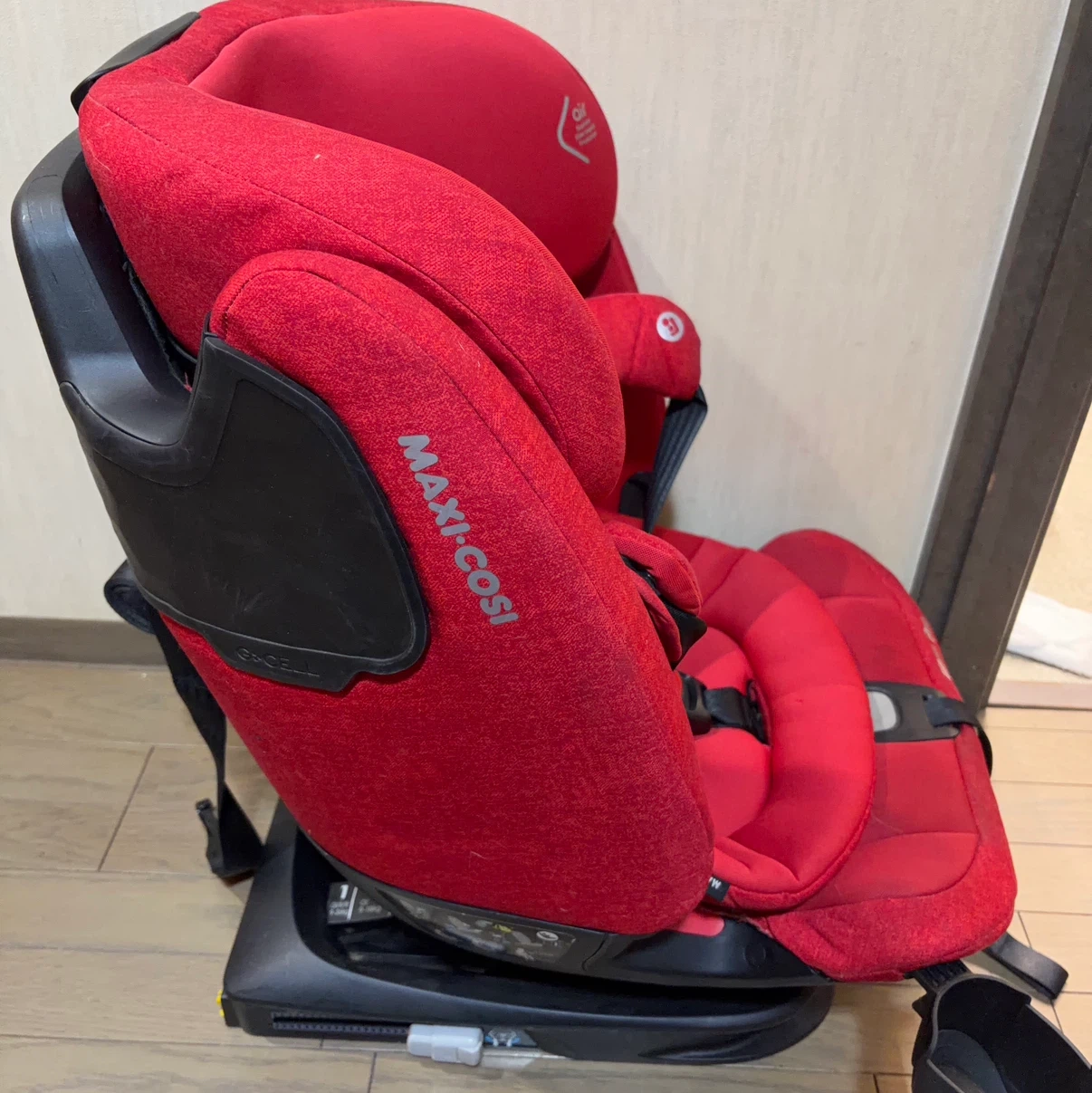 マキシコシ タイタン プロ チャイルドシートの写真4枚目