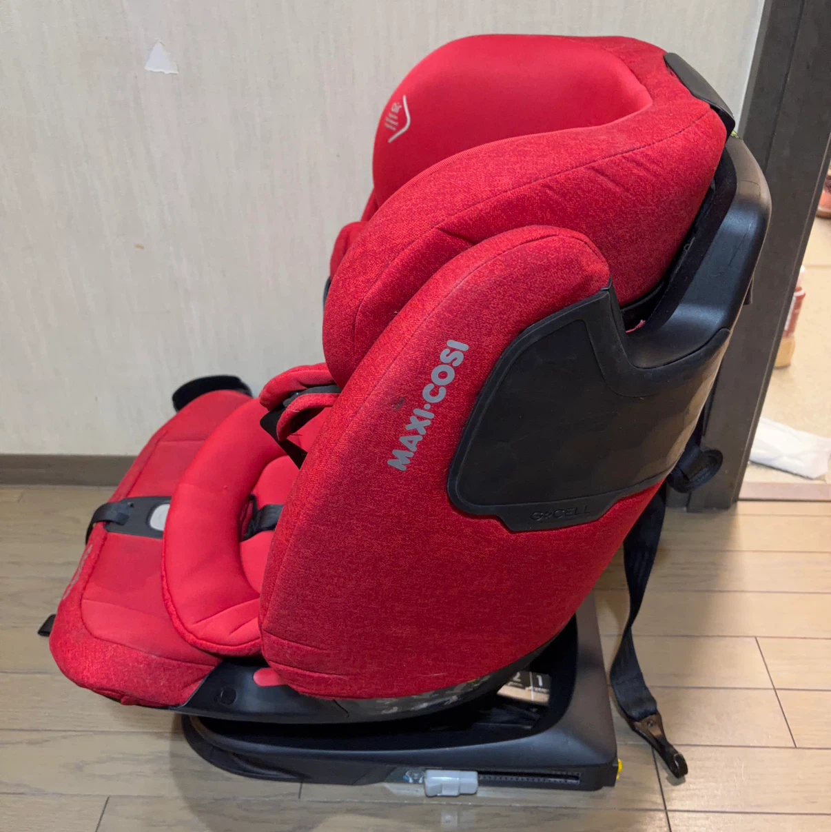マキシコシ タイタン プロ チャイルドシートの写真6枚目