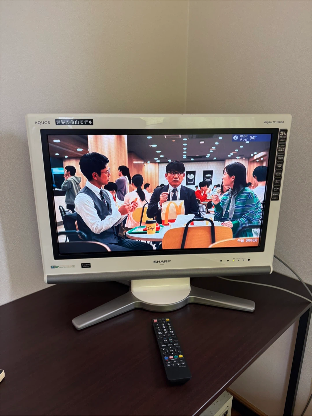 シャープ 液晶テレビ 26インチ アクオスの写真2枚目