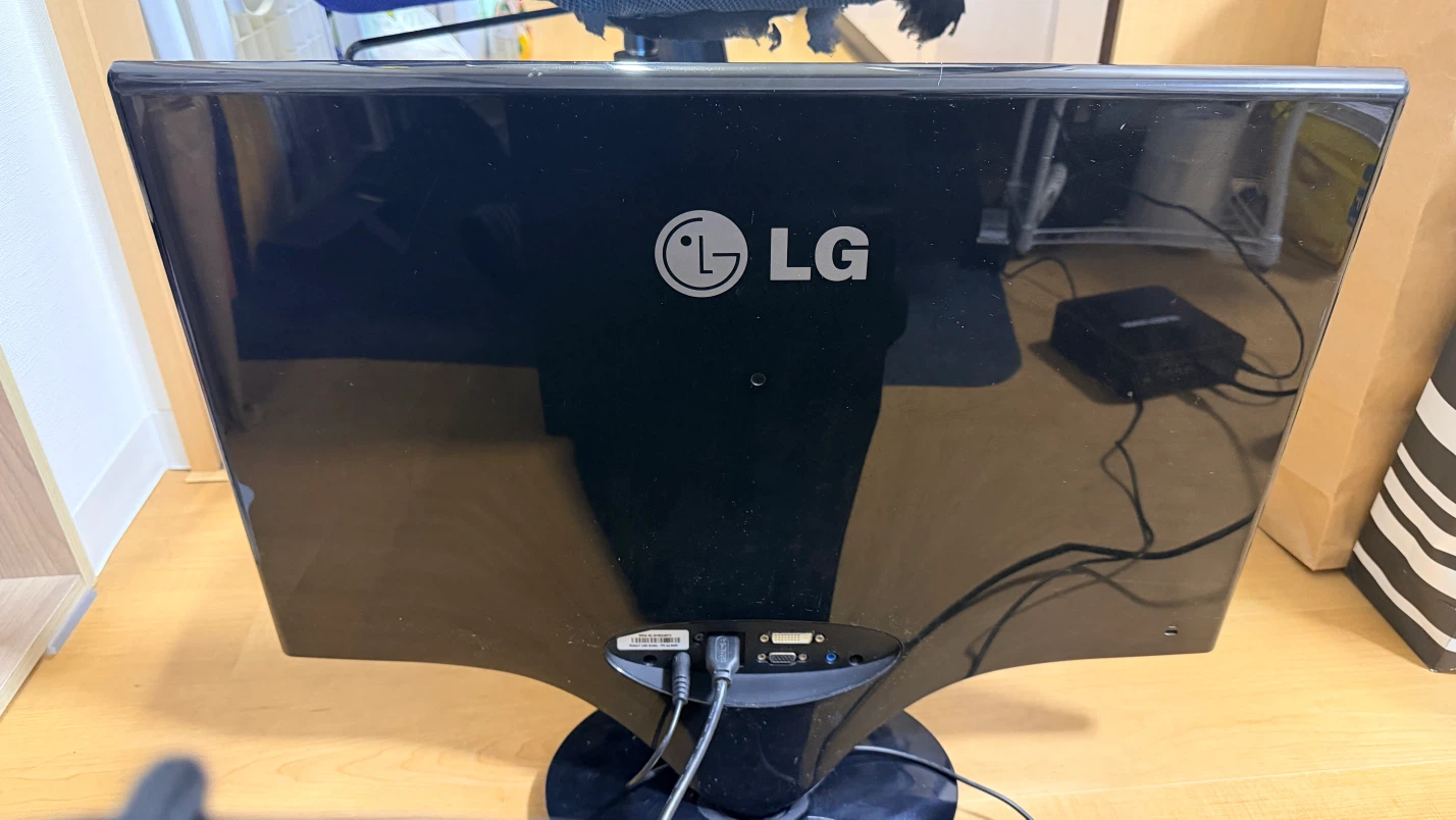 【動作確認済】LG 24インチ フルHD液晶モニター（HDMI×2 / ACアダプター付）直接引き取り専用の写真2枚目