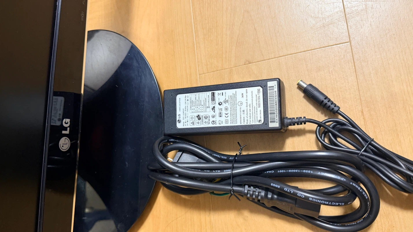 【動作確認済】LG 24インチ フルHD液晶モニター(HDMI×2 / ACアダプター付)直接引き取り専用の写真4枚目