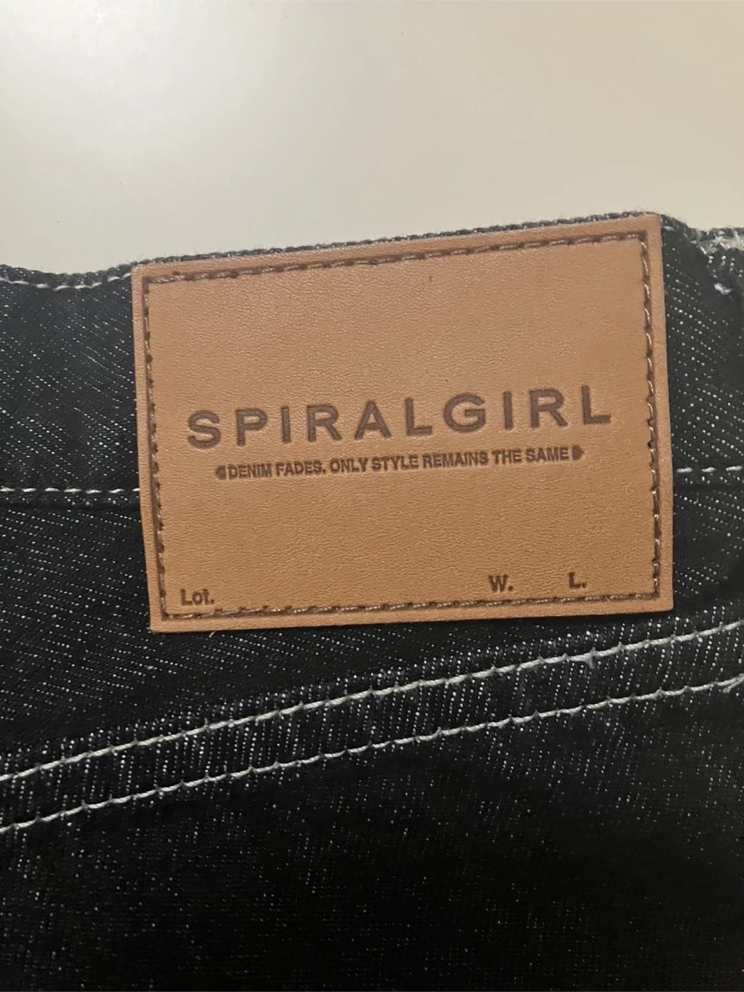 【1度着用、美品】SPIRAL GIRL フルジップデニムショートパンツの写真4枚目