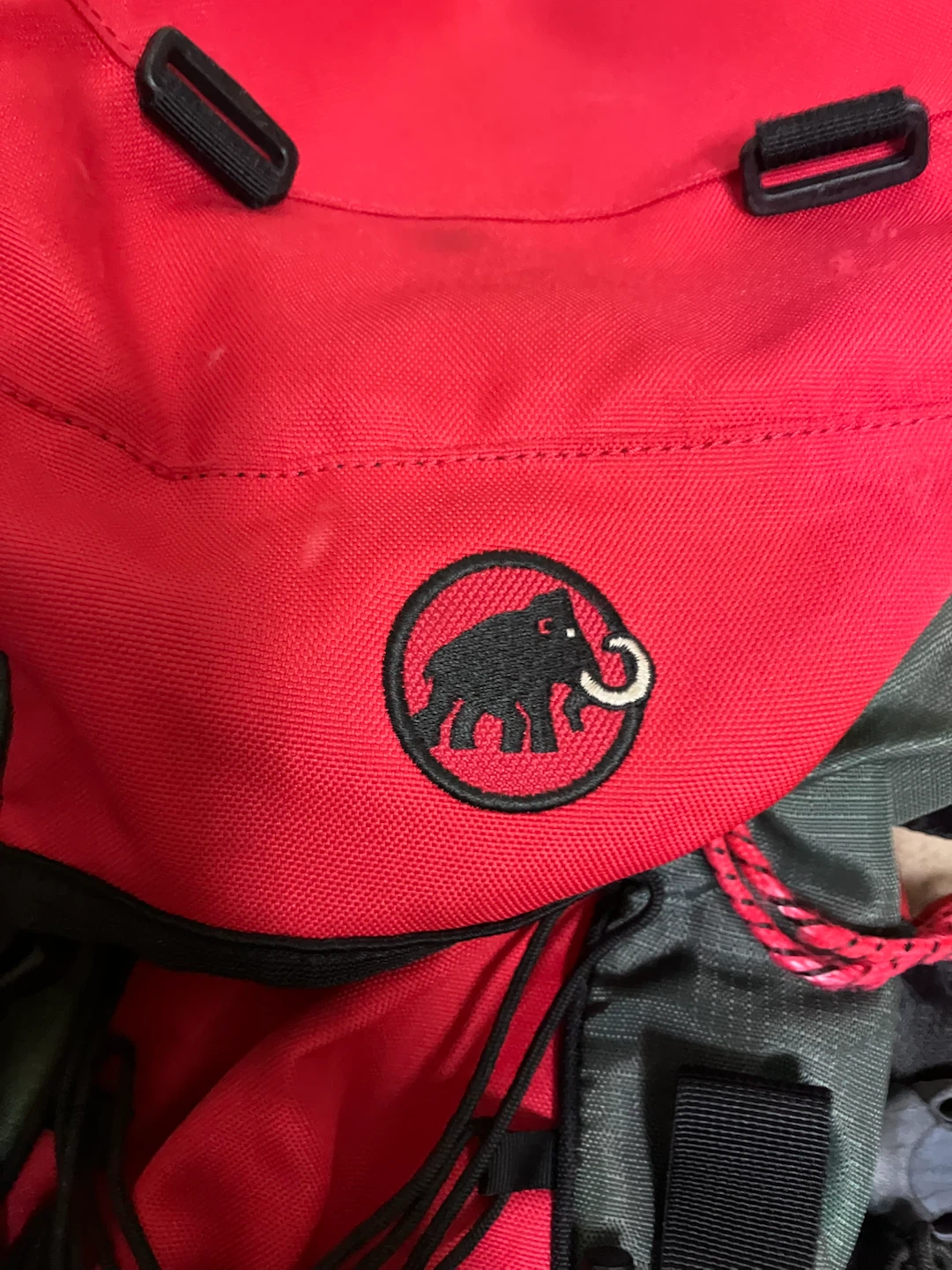 MAMMUT マムート バックパック　リュック　赤の写真2枚目
