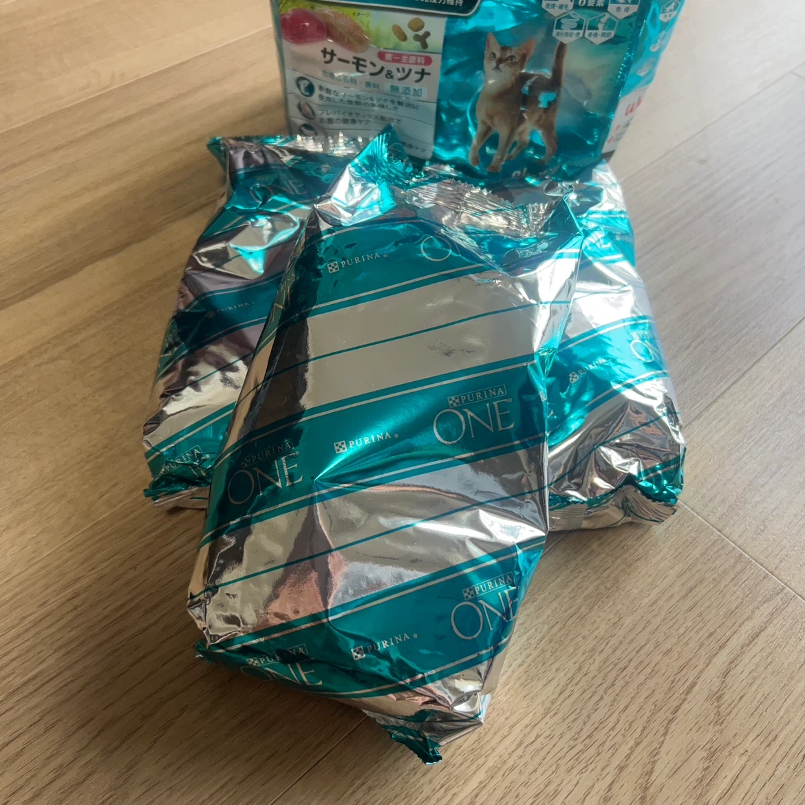 ピュリナワン 成猫用 サーモン&ツナ 2kgの写真3枚目