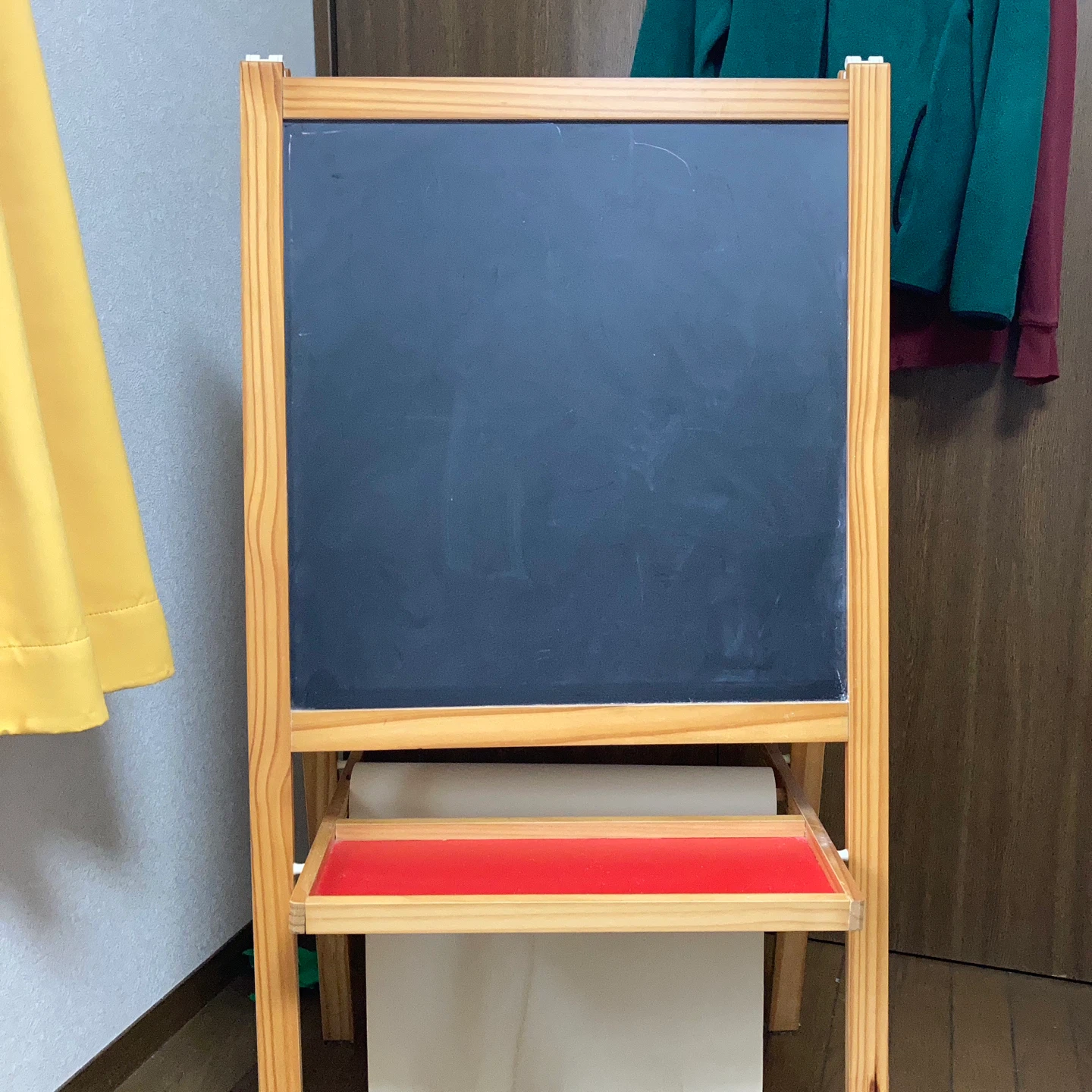 IKEAキッズ用イーゼル ホワイトボード 黒板の写真2枚目