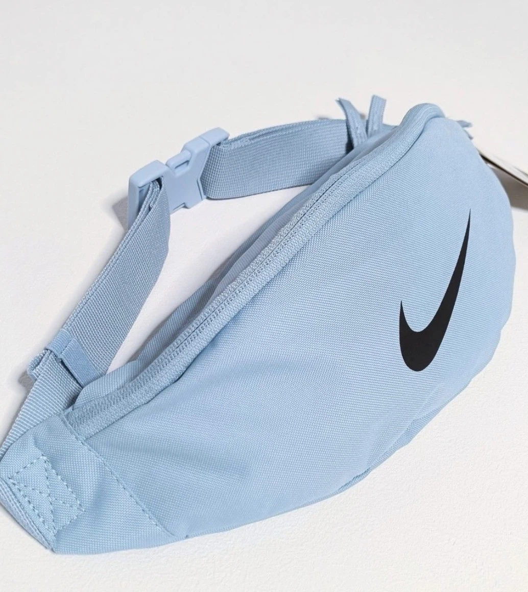 【新品正規品】NIKE ボディバッグ水色　定価