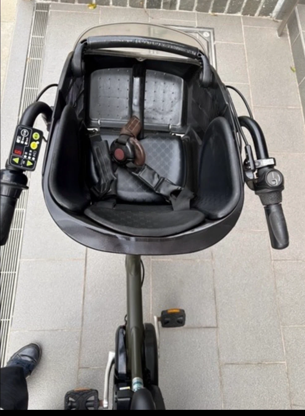 電動アシスト自転車BRIDGESTONE ANGELINO 20インチ バッテリー15.4Ah 自転車No0158の写真4枚目