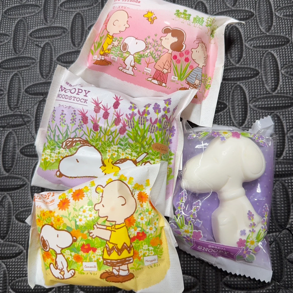 スヌーピー 植物性石けん 4個セット